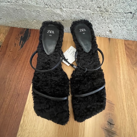 NWT Zara Faux Fur Wedge Sandals • Size 9 (EU40) • Black - Picture 6 of 7